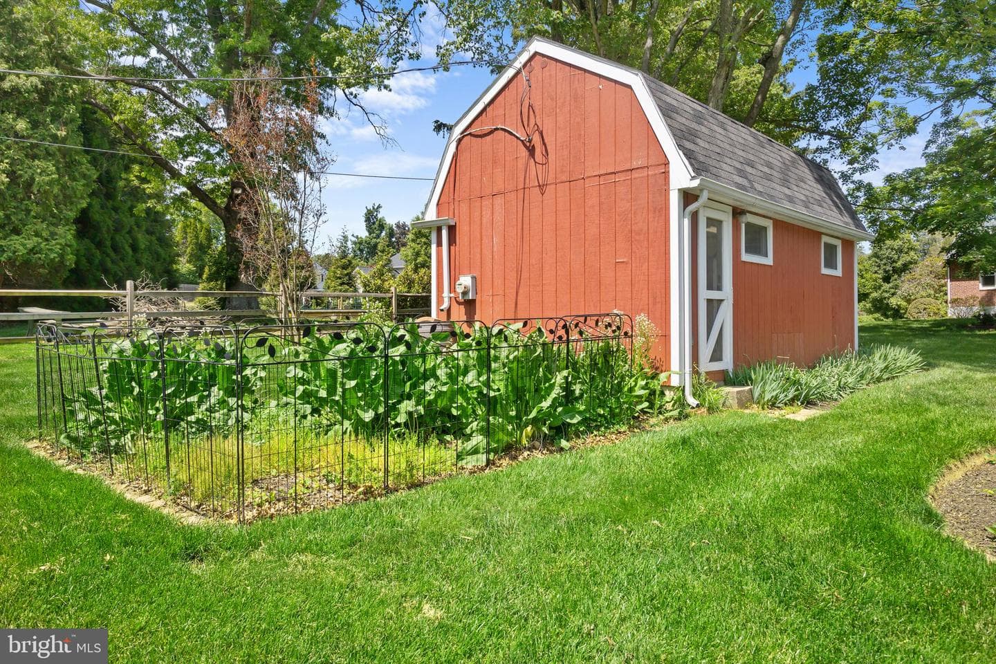 272 Overbrook Drive photo 37