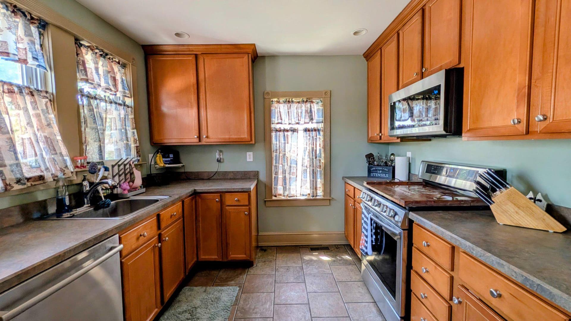 314 Belmont Avenue photo 11