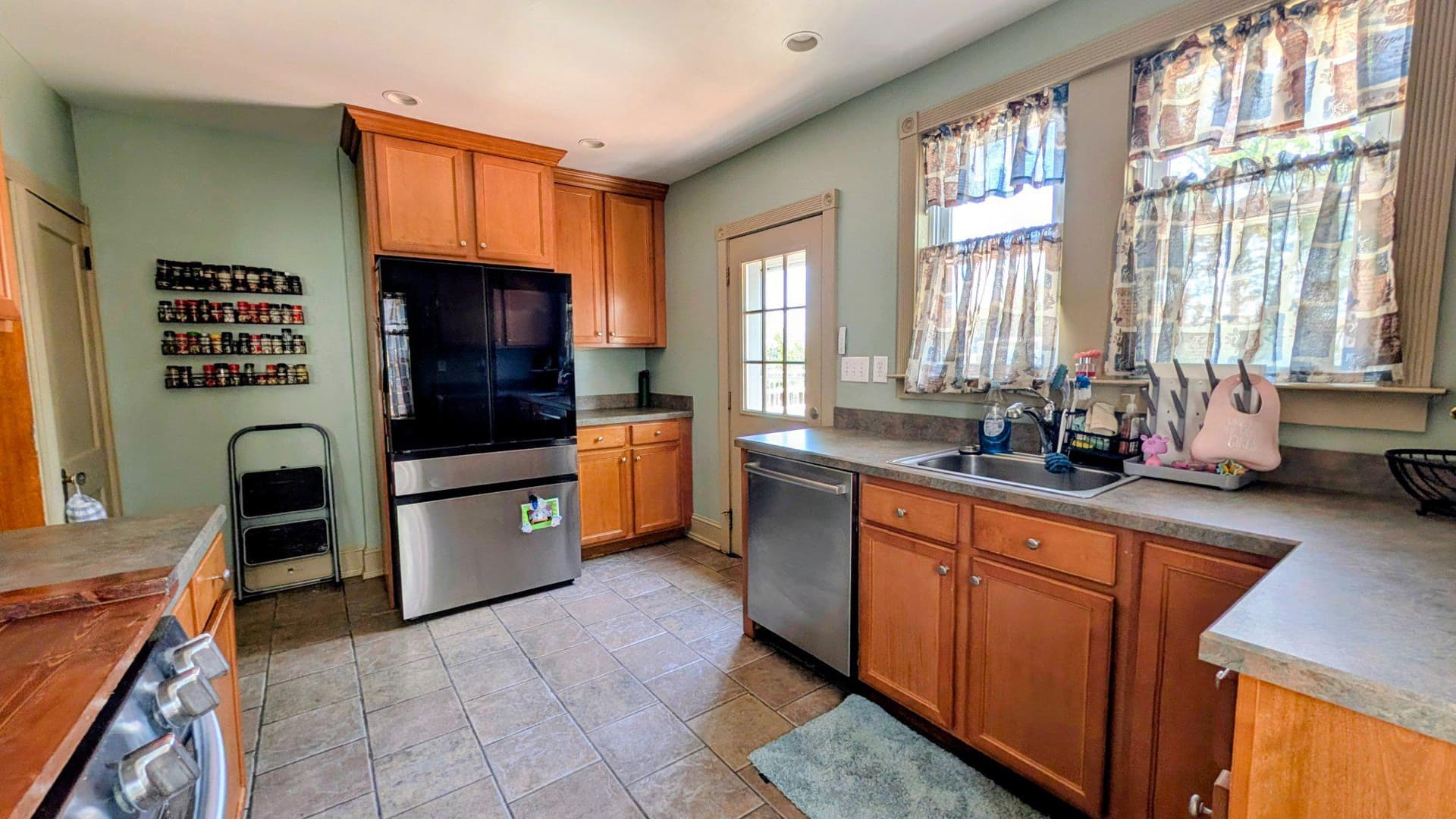 314 Belmont Avenue photo 12