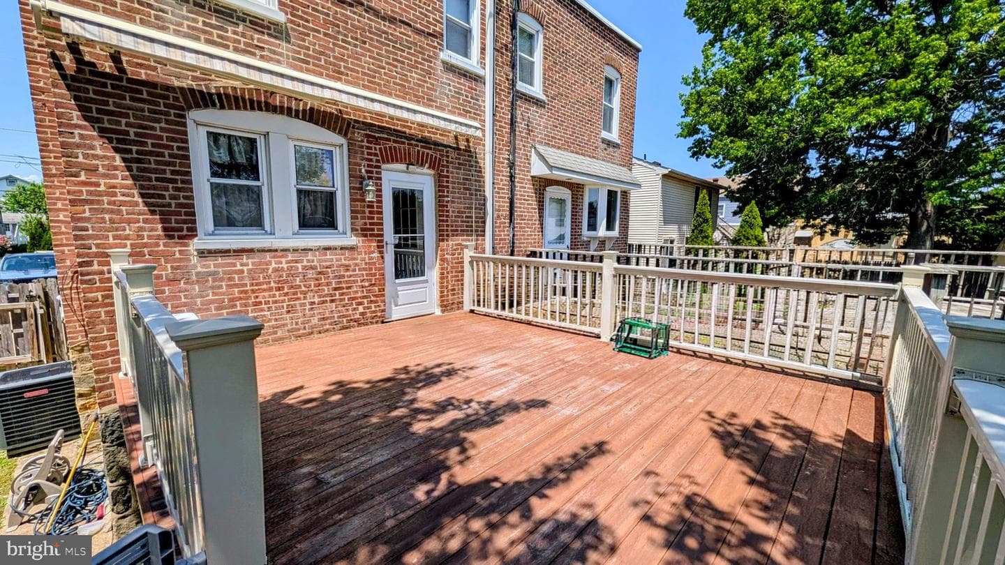 314 Belmont Avenue photo 13