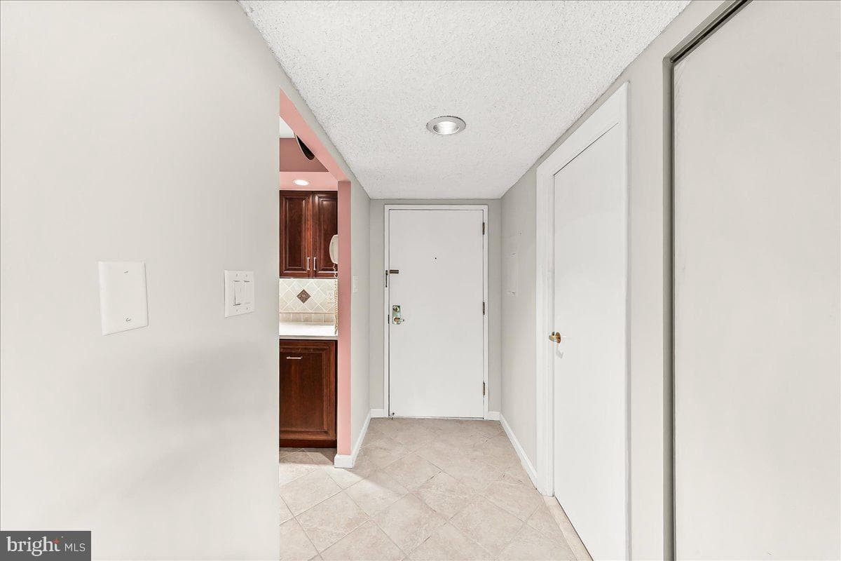 800 Avondale Road #3k photo 4