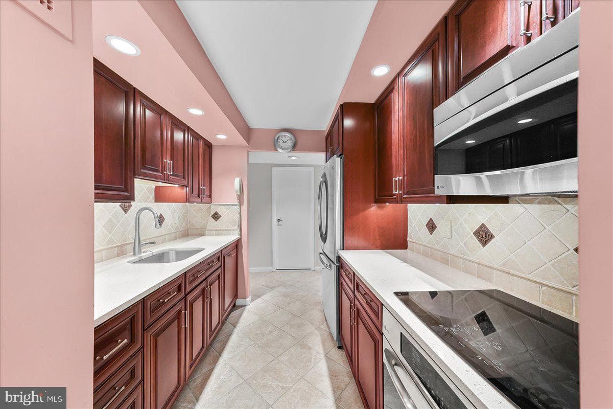 800 Avondale Road #3k photo 6