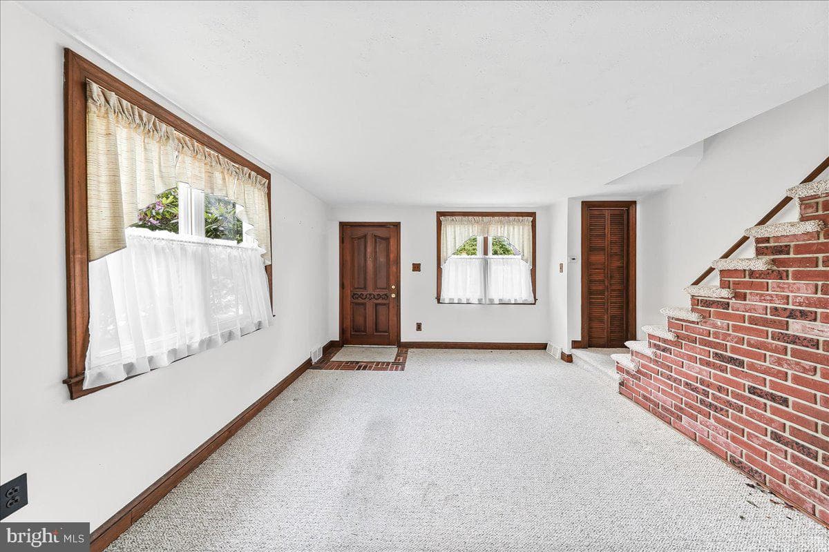 473 Westmont Drive photo 2