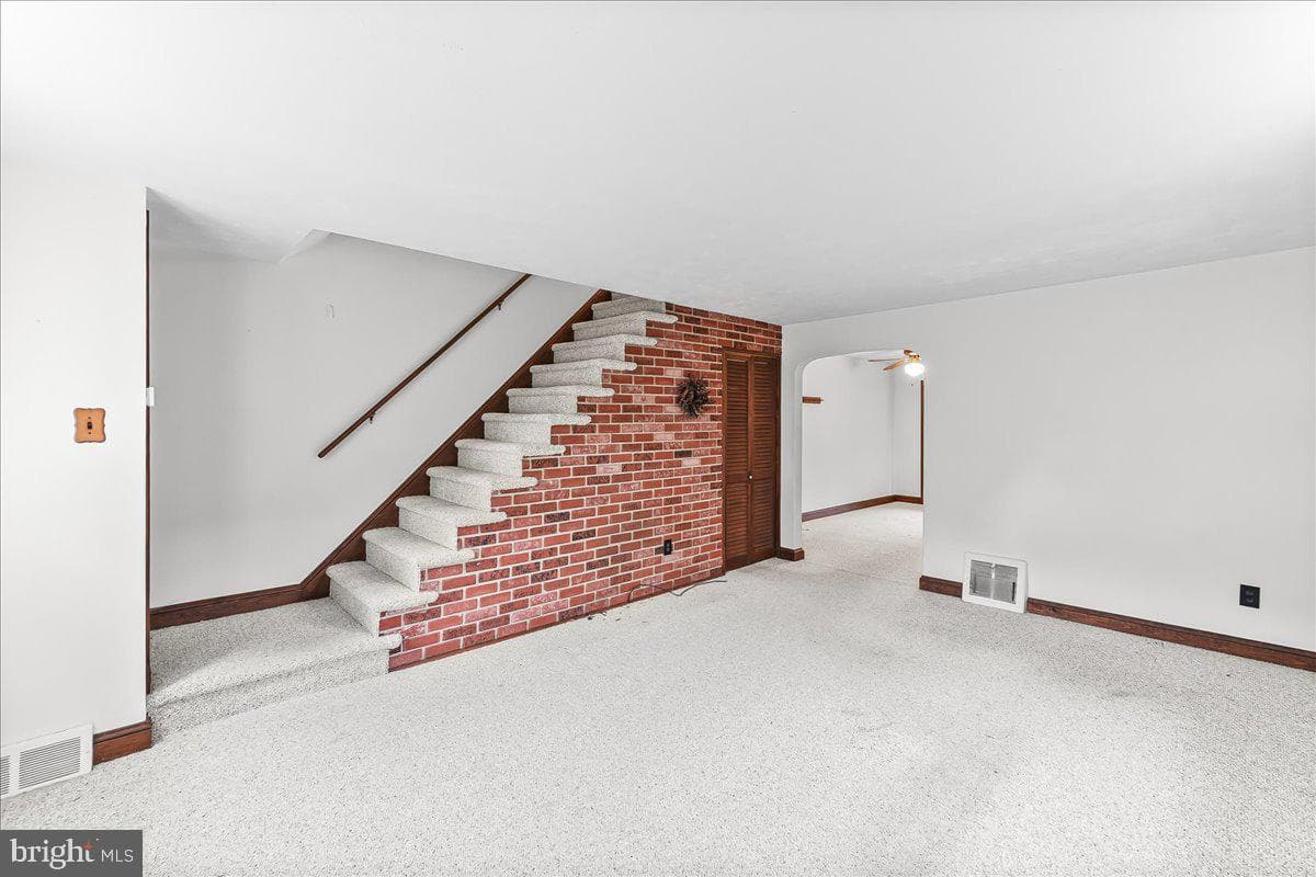 473 Westmont Drive photo 3