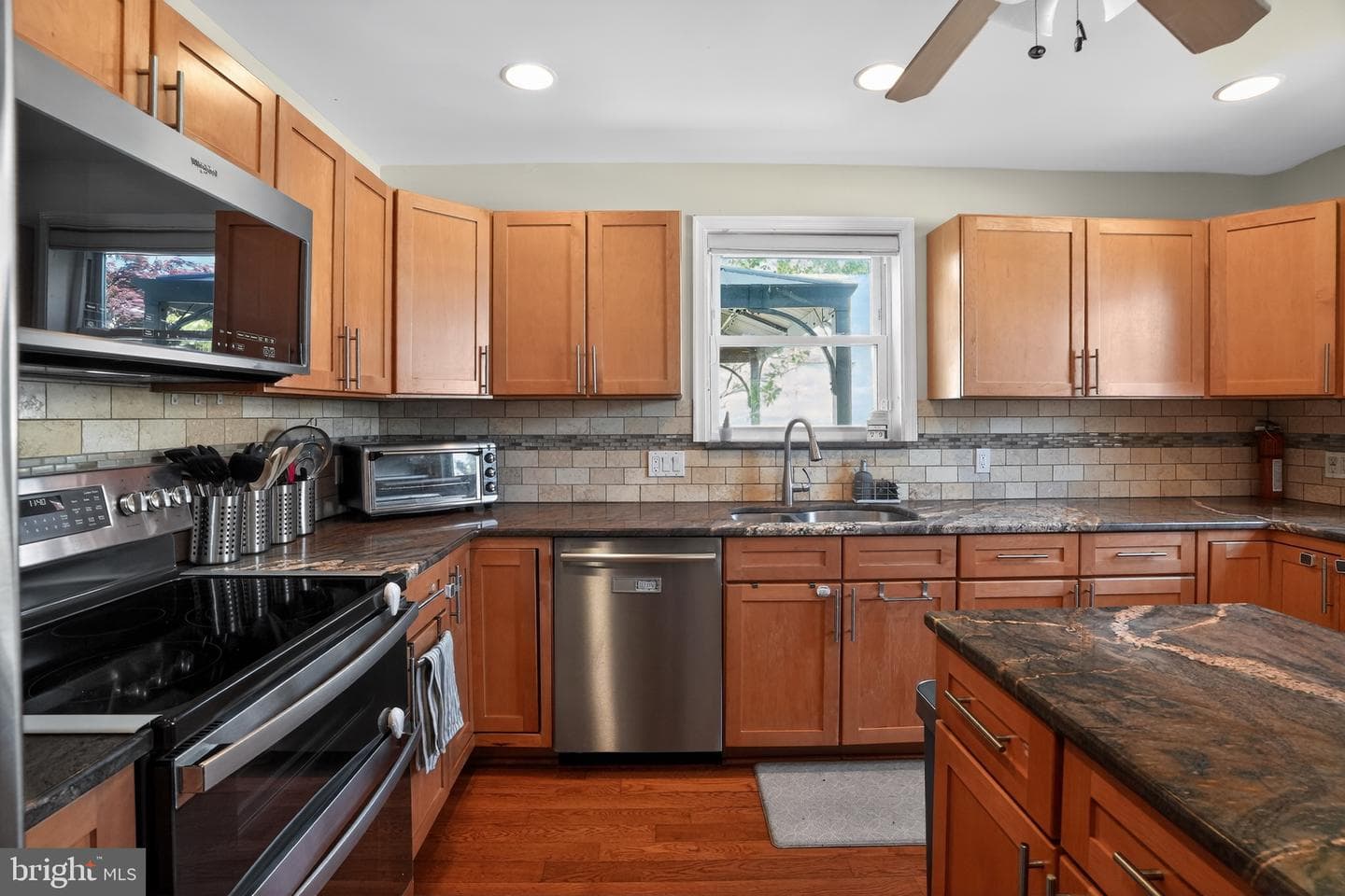 718 Pearl Avenue photo 8