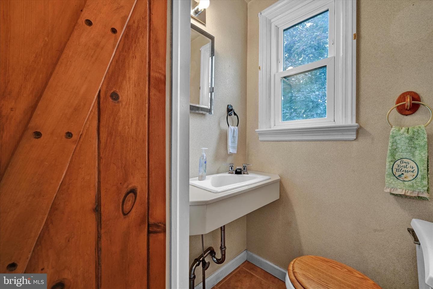 526 Argyle Road photo 20