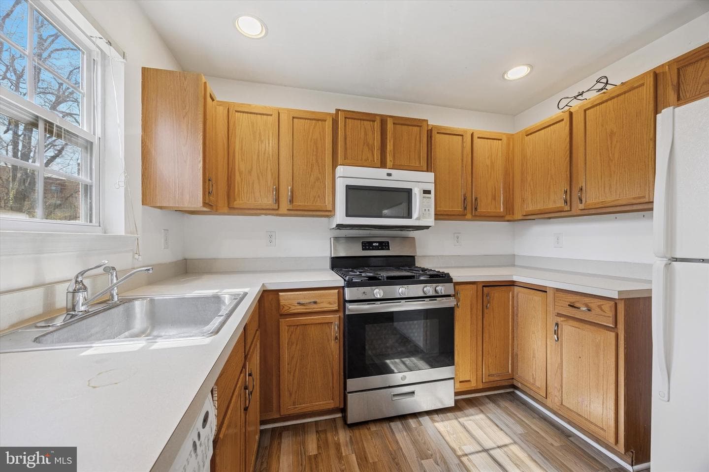 924 Madison Street photo 3