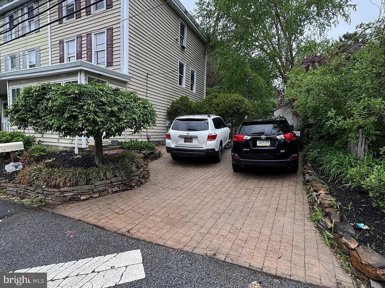 113 W Brookhaven Road, Wallingford