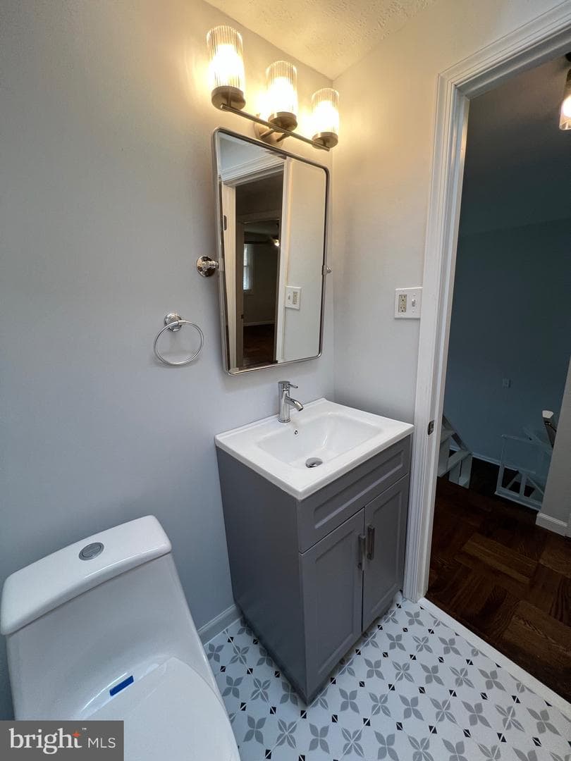 135 Ervin Avenue photo 13
