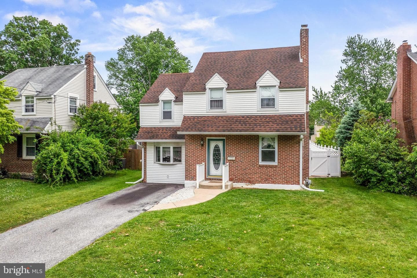 309 Hastings Avenue photo 2