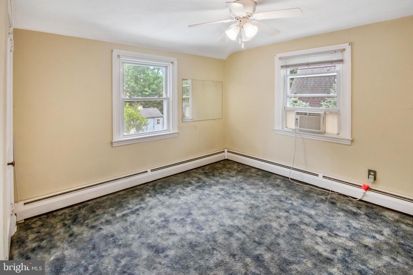 309 Hastings Avenue photo 24