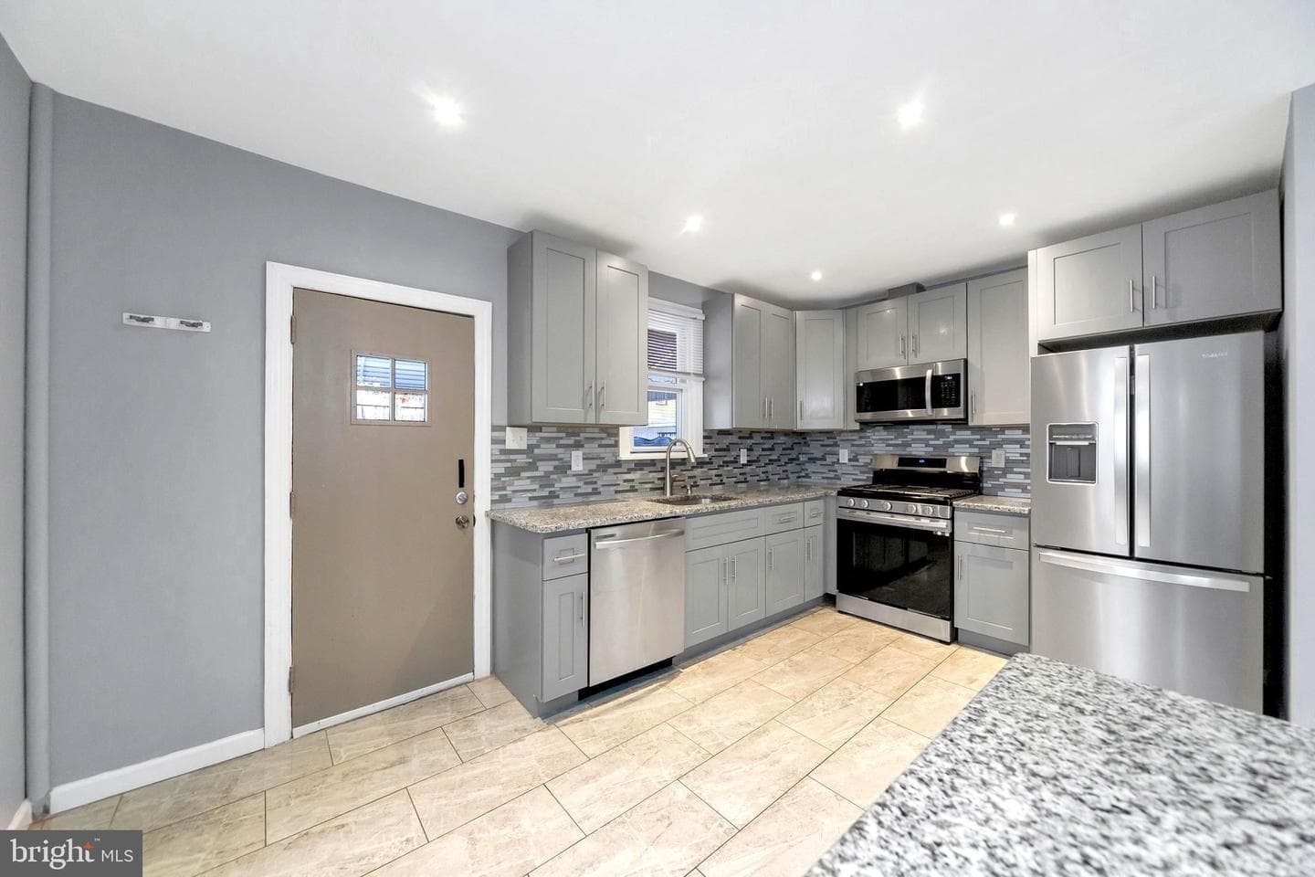 359 Lakeview Avenue photo 8