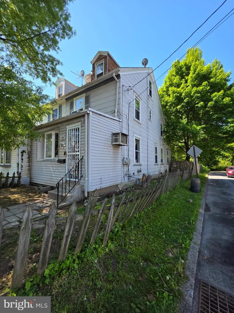 1142 Chestnut Street, Darby