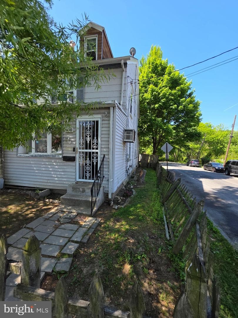 1142 Chestnut Street, Darby