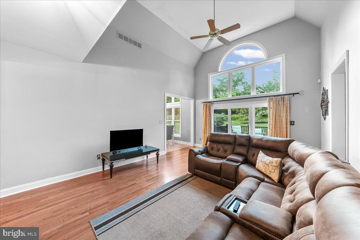51 Ridings Way photo 27