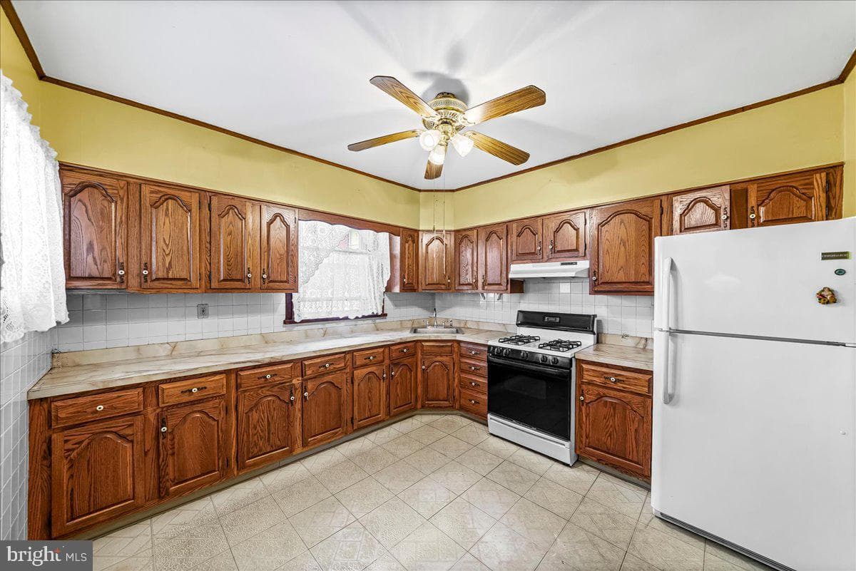 217 Avon Road photo 7