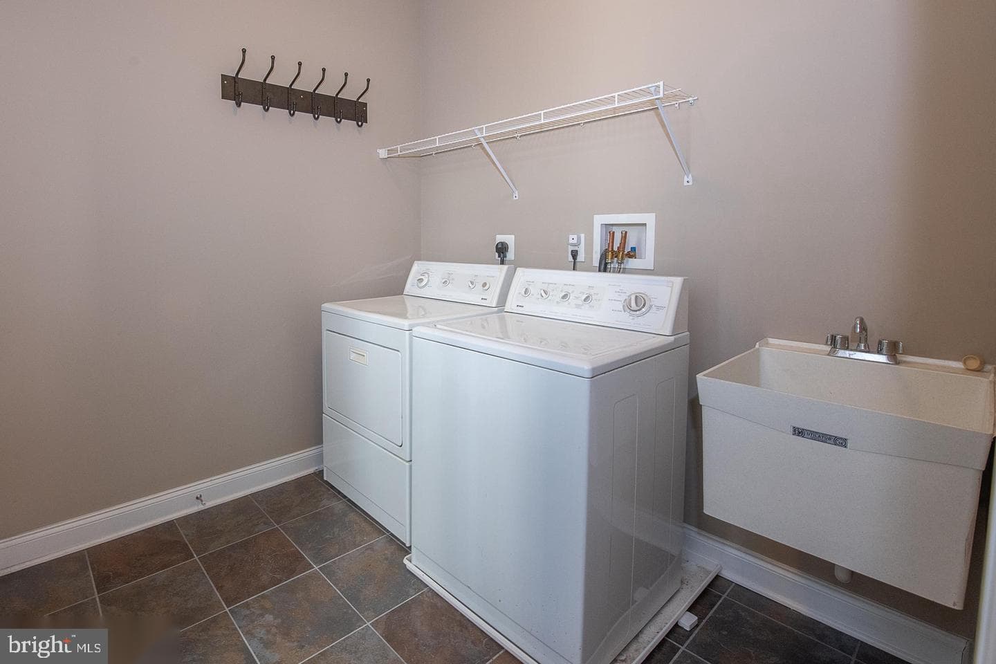 3704 Liseter Gardens photo 50