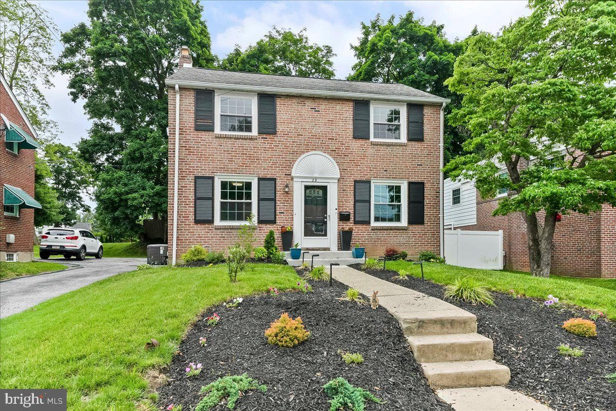 29 Schuyler Road photo 2