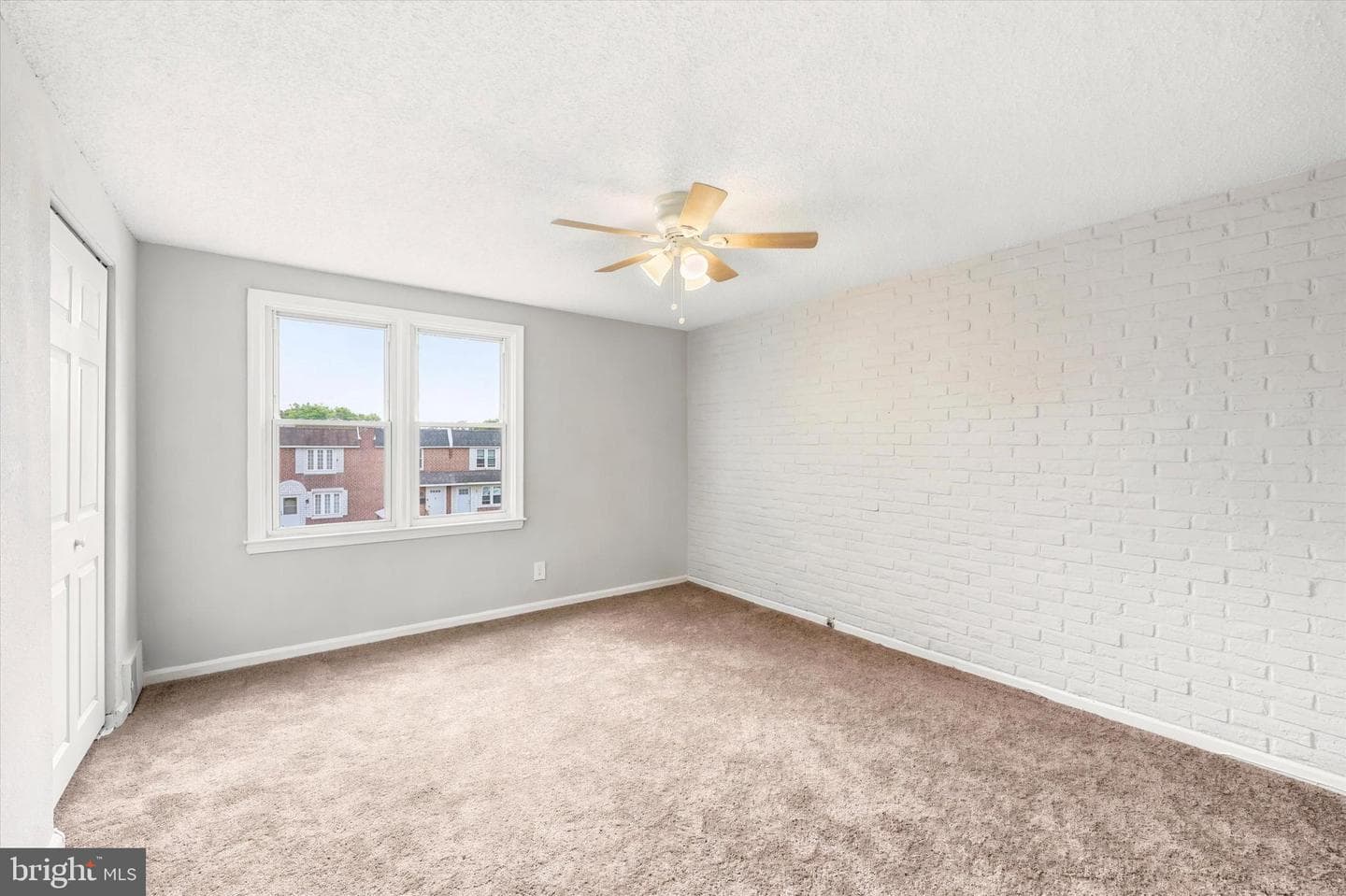 2052 Heather Road photo 13
