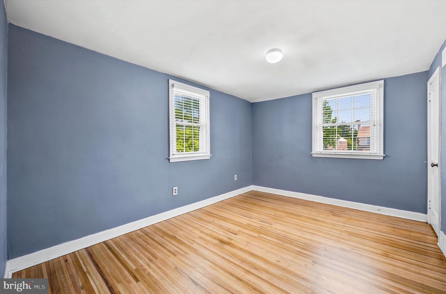 2135 Armstrong Avenue photo 14