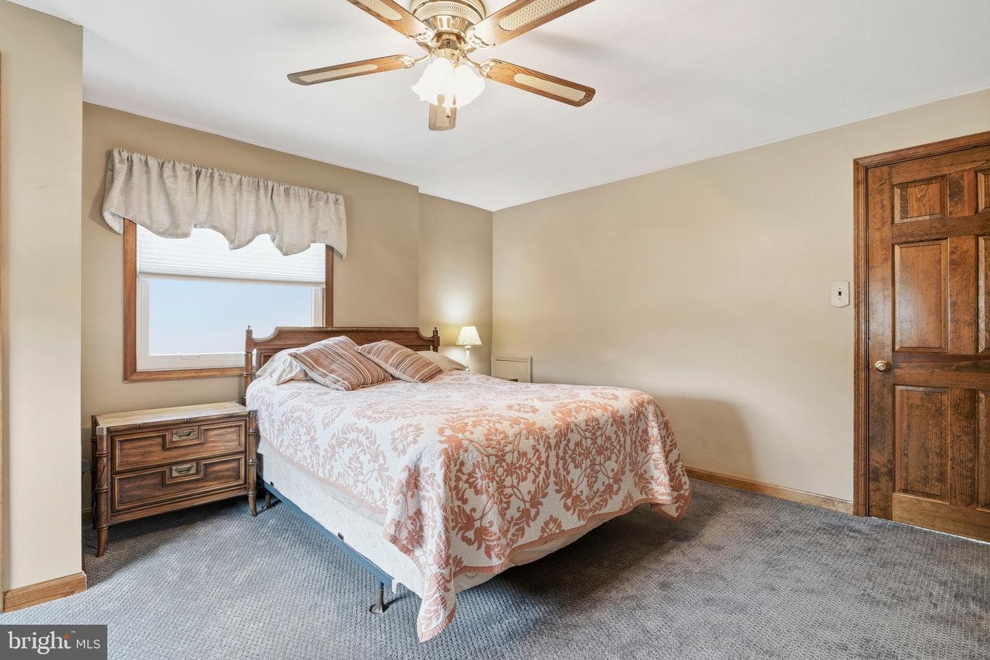 527 Saxer Avenue photo 21