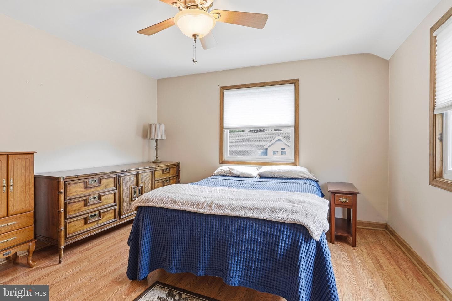 527 Saxer Avenue photo 23