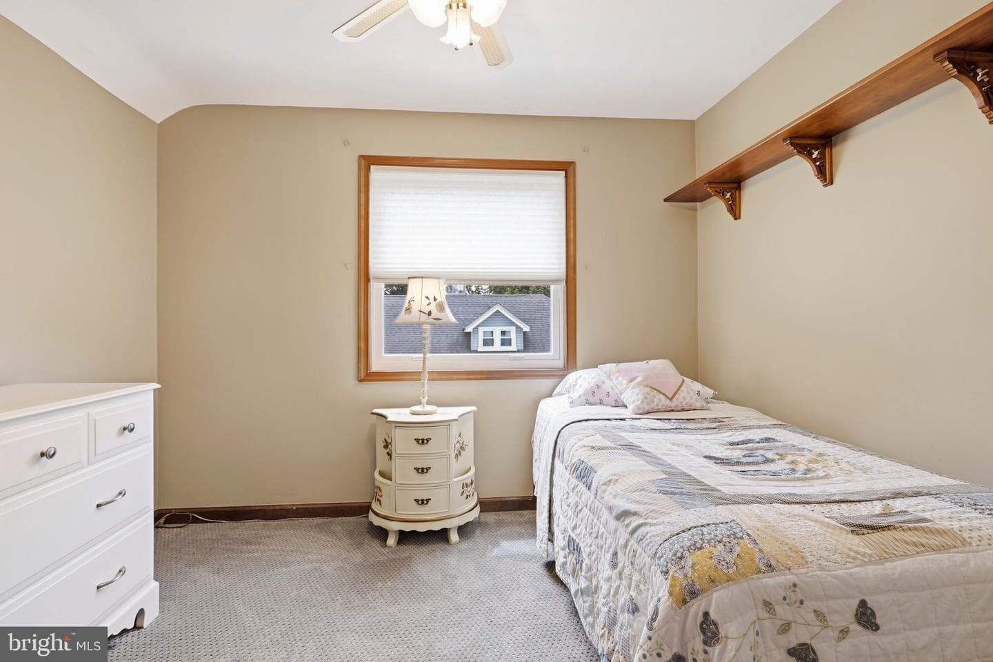 527 Saxer Avenue photo 24