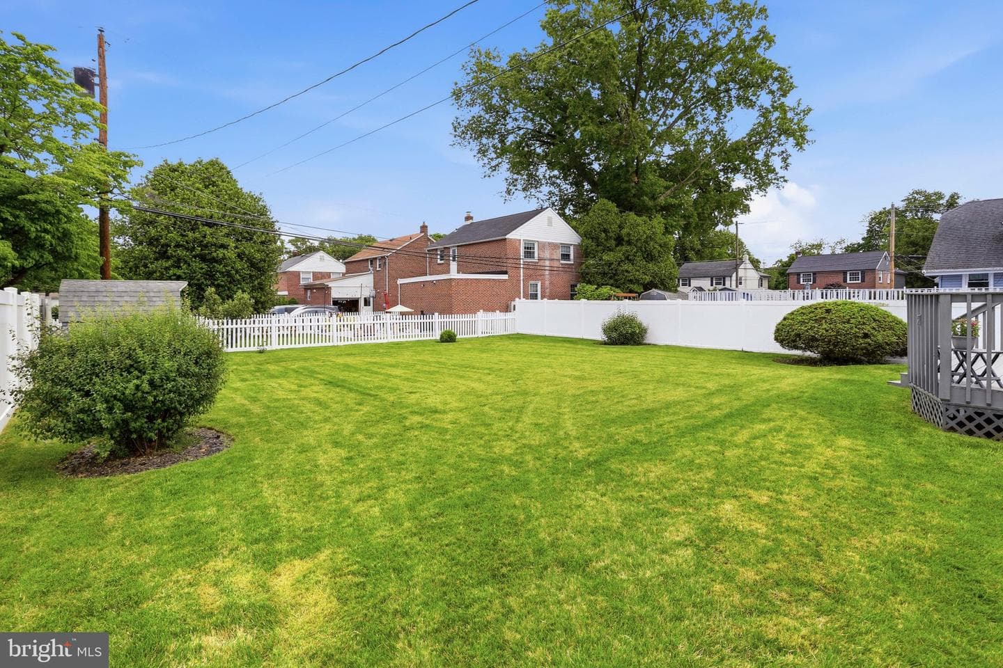 527 Saxer Avenue photo 30