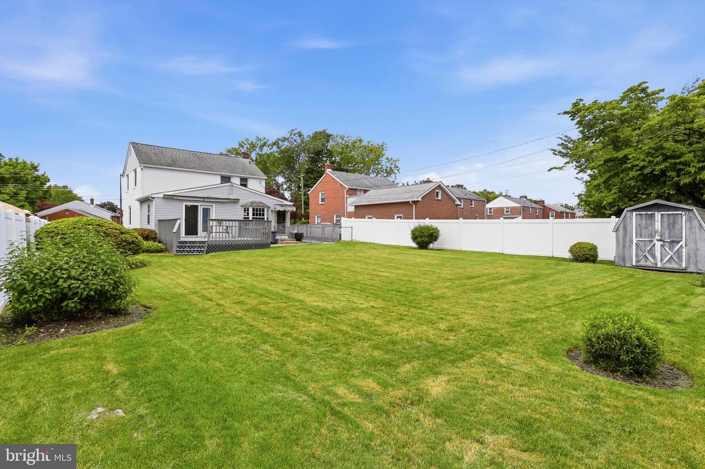 527 Saxer Avenue photo 33
