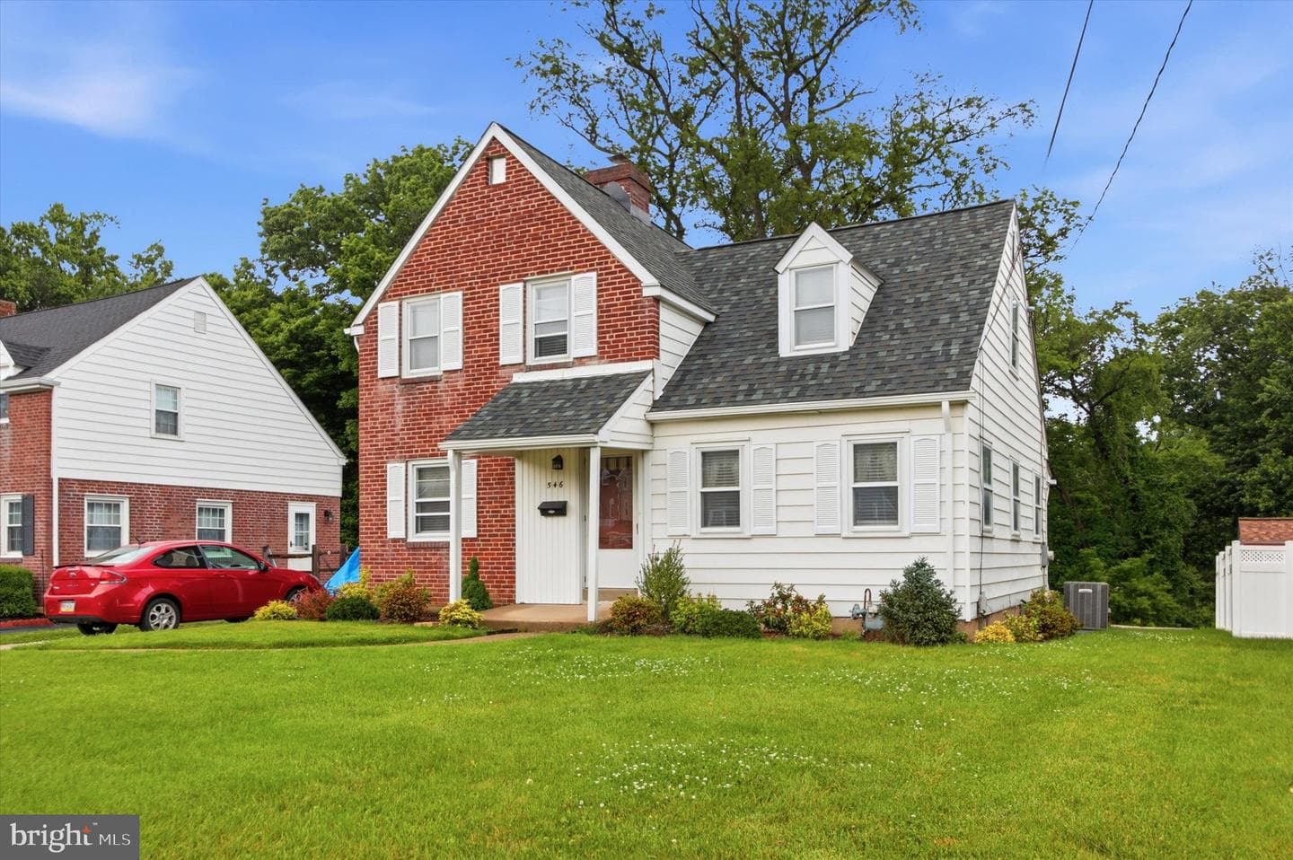 546 Arlington Avenue photo 3