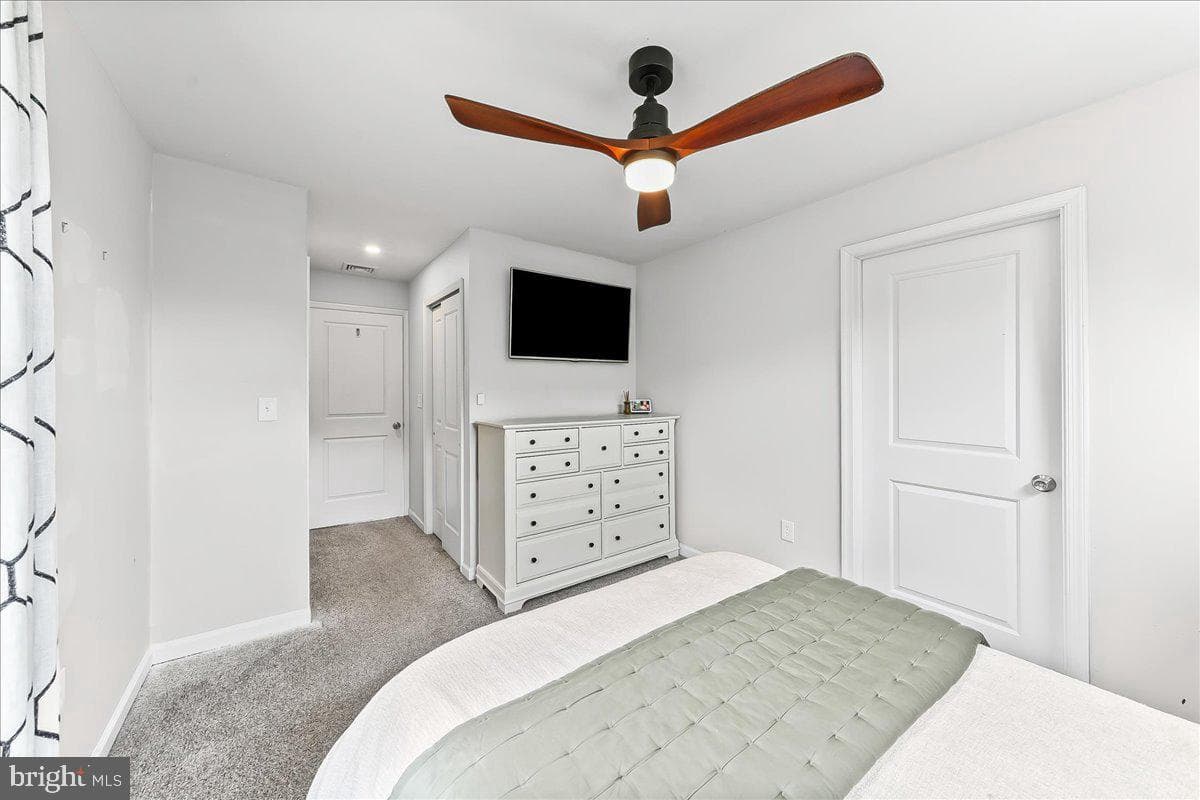 204 S Pennell Road photo 17