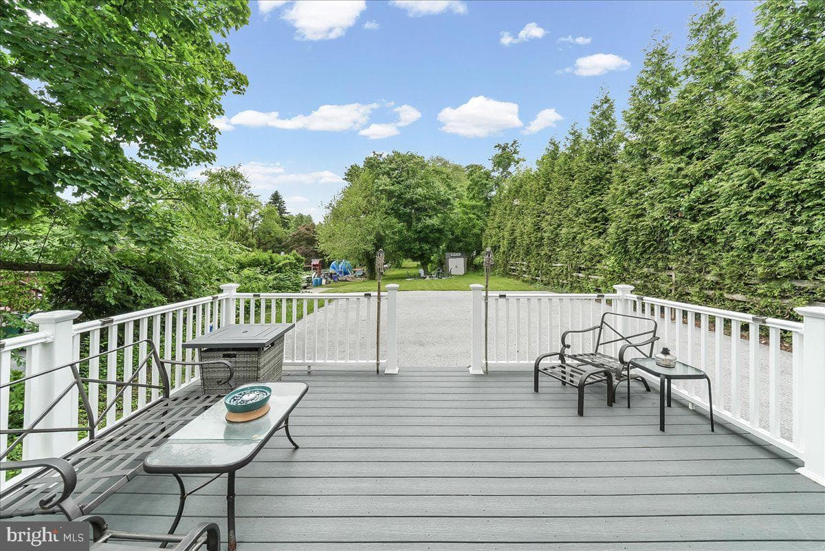 204 S Pennell Road photo 27