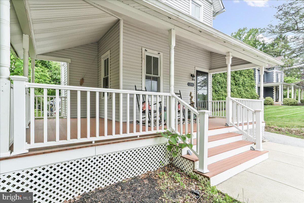 204 S Pennell Road photo 4