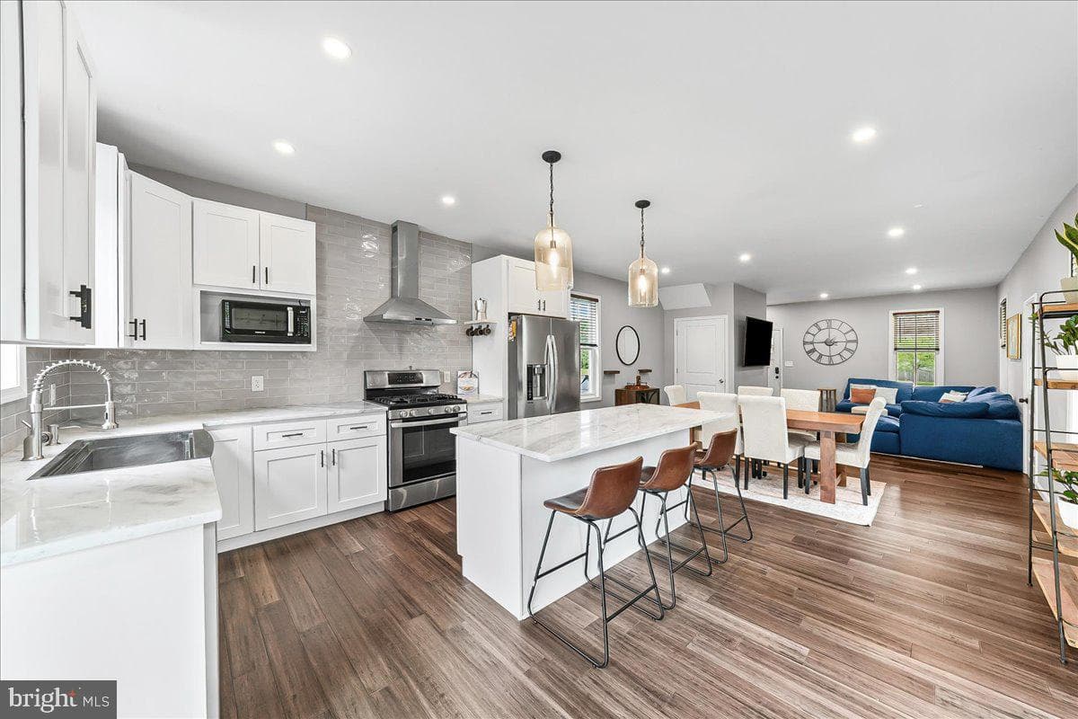 204 S Pennell Road photo 7