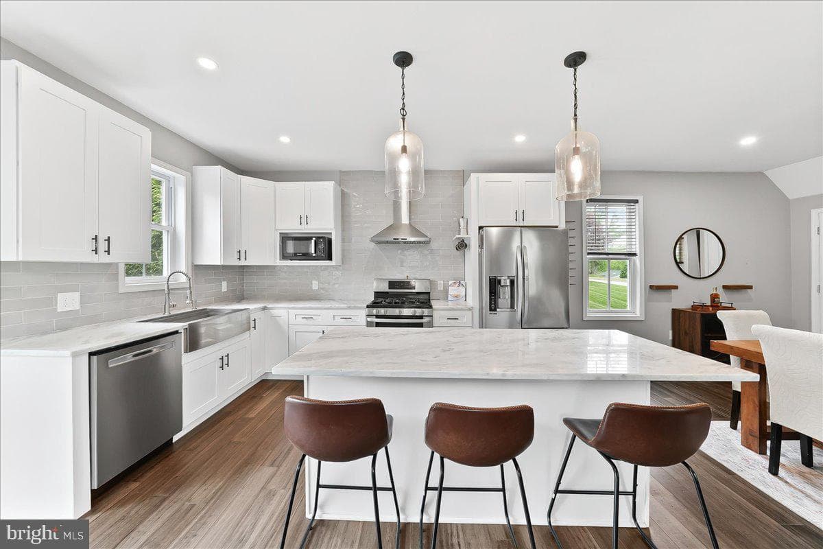 204 S Pennell Road photo 9