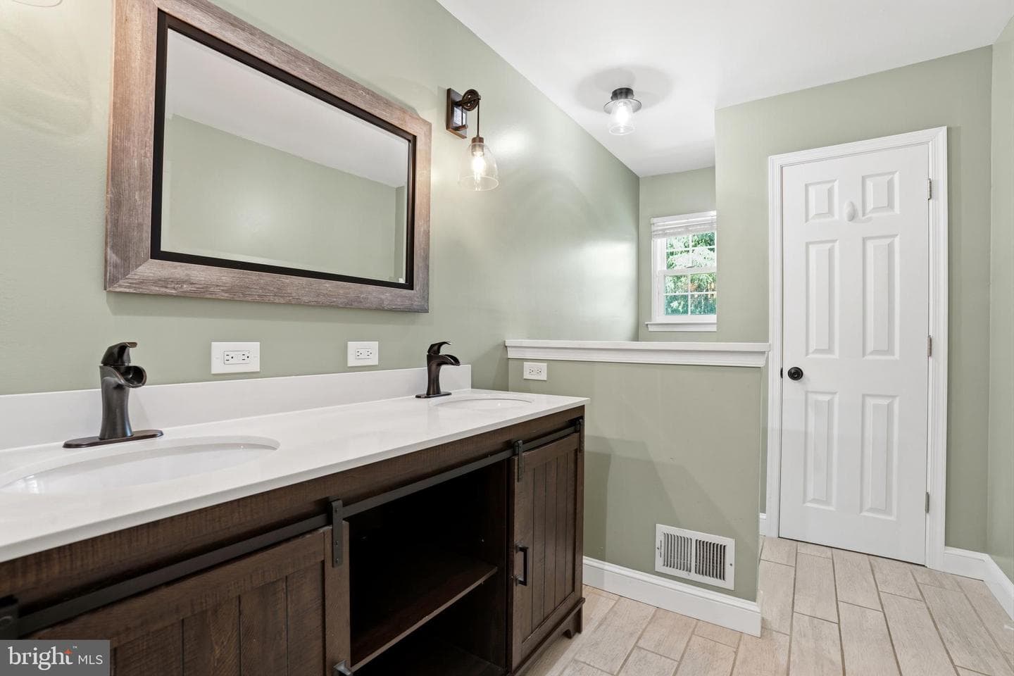 350 Danbury Lane #350 photo 17
