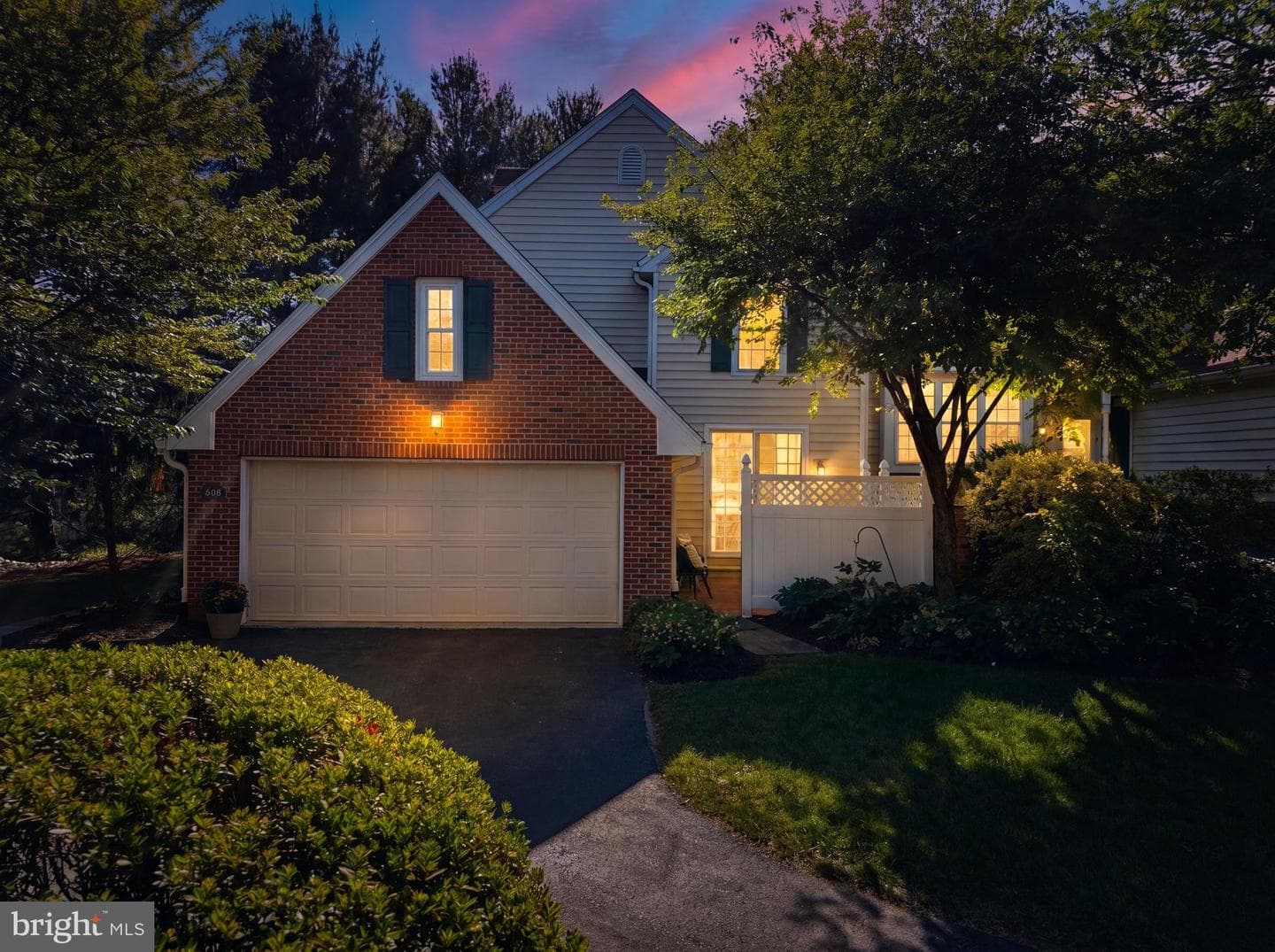607 Rockbourne Mills Court photo 2