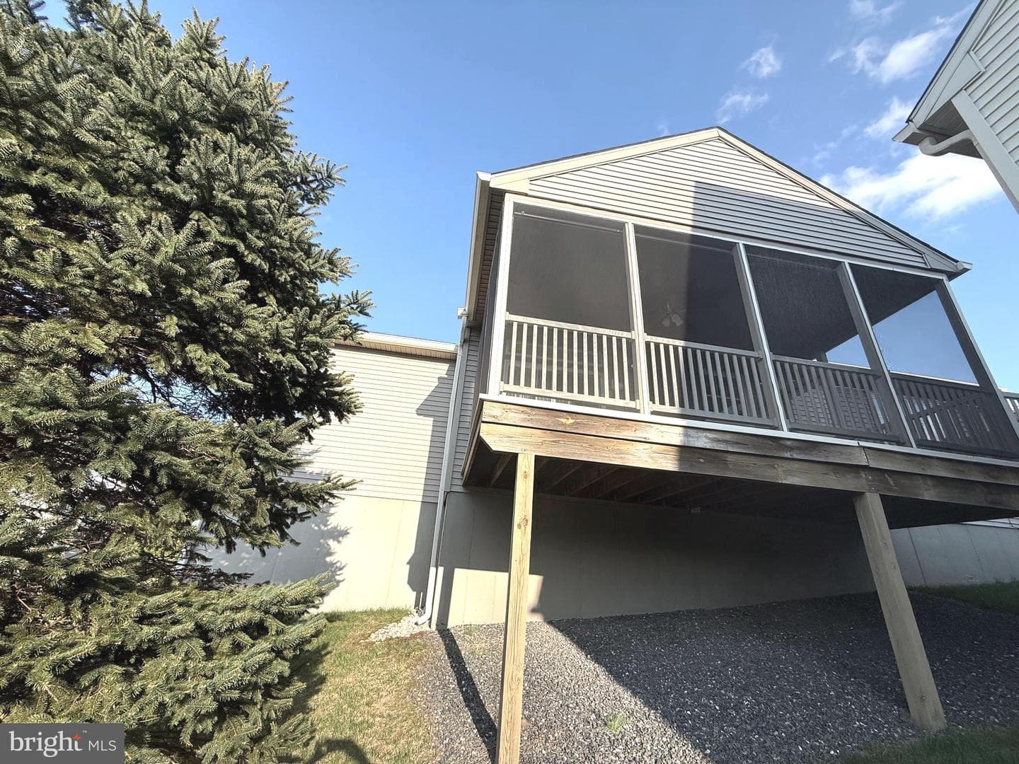 1525 Tack Place photo 7