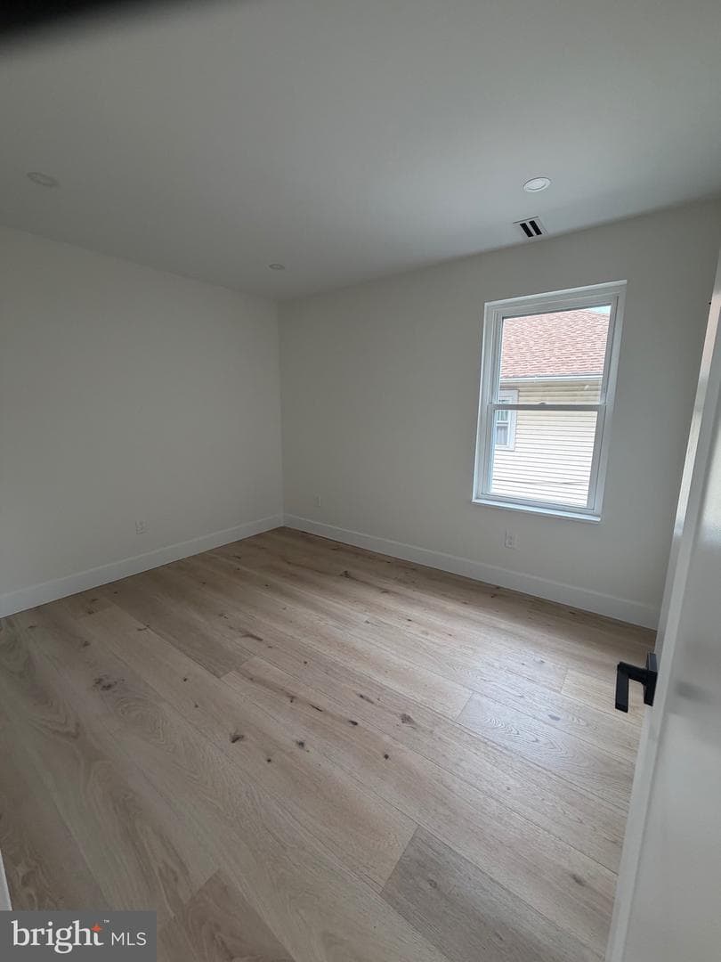 256 Willow Avenue photo 13