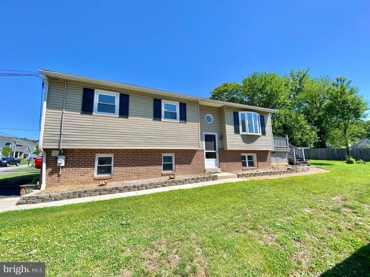 227 Elm Avenue photo 24