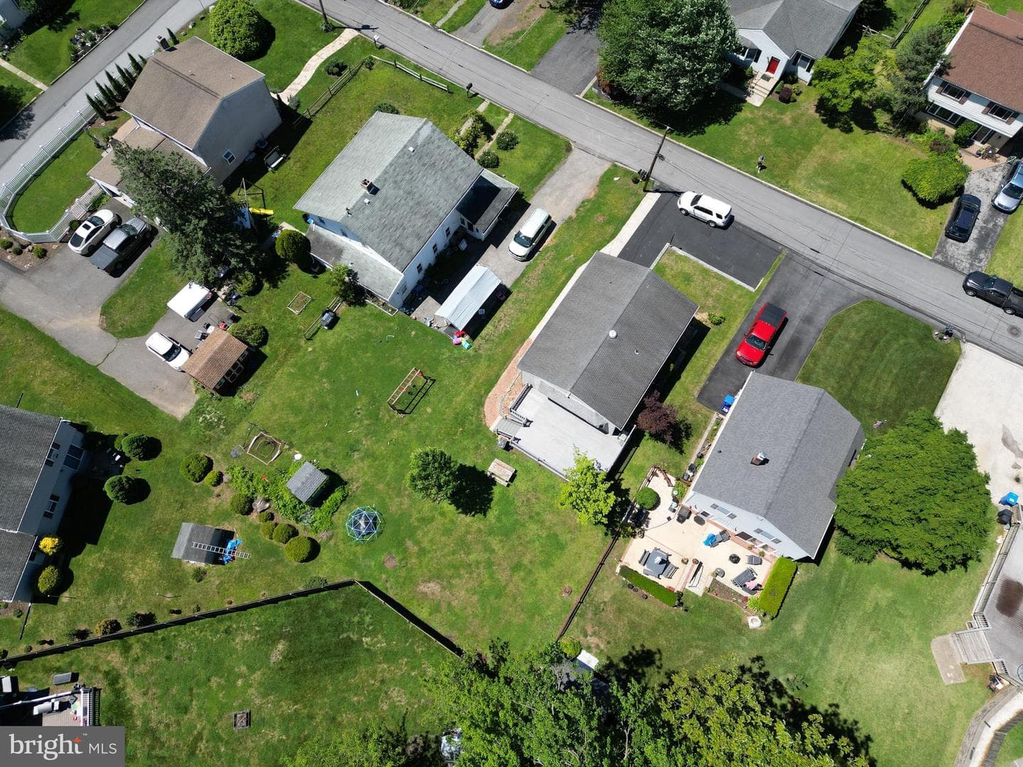 227 Elm Avenue photo 28