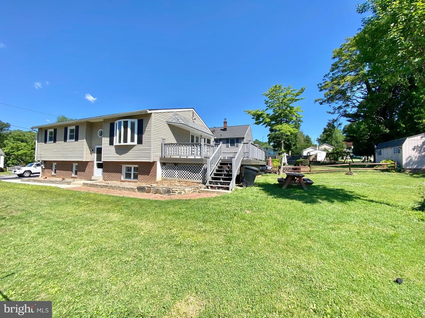 227 Elm Avenue photo 30