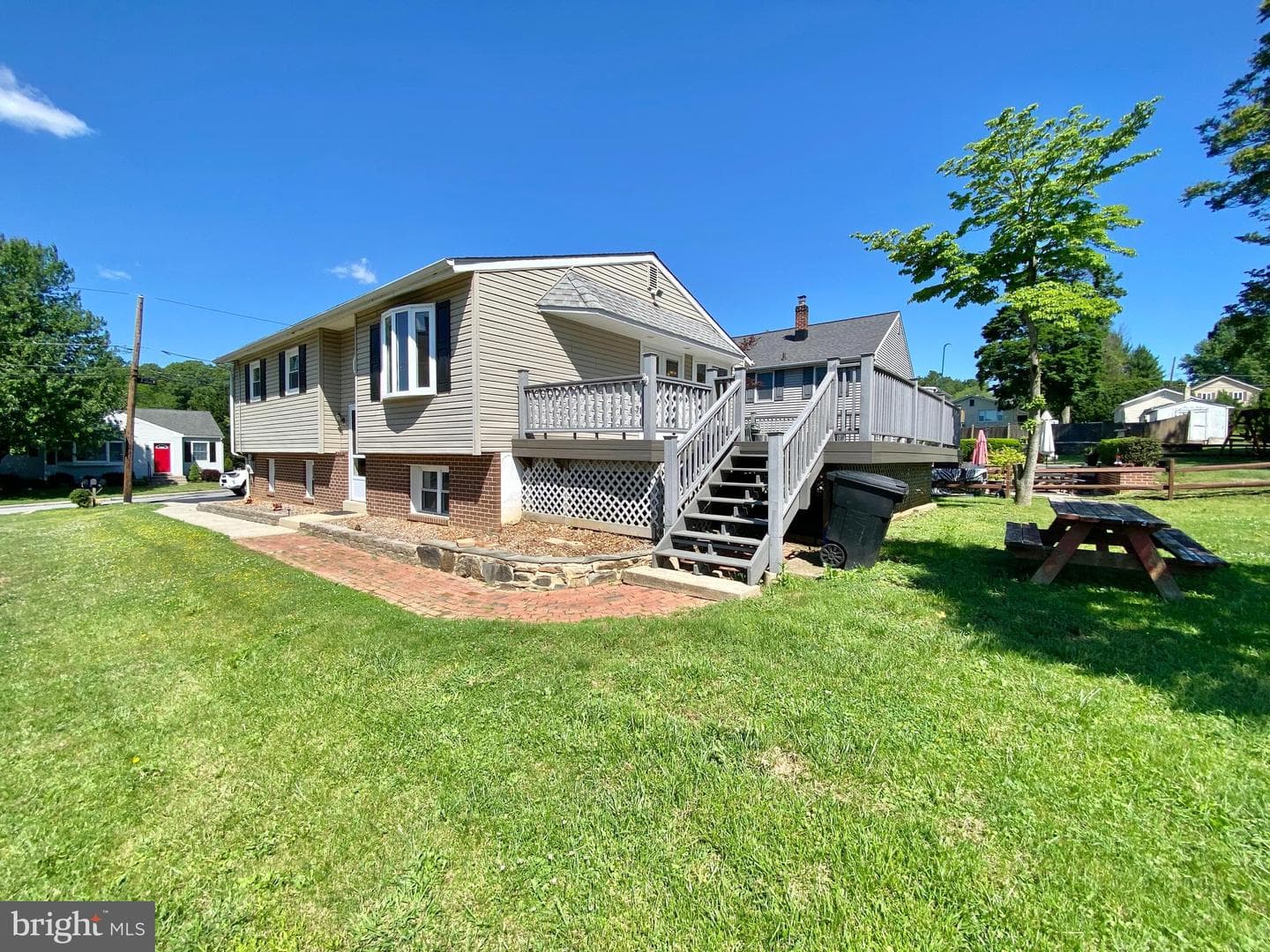 227 Elm Avenue photo 31