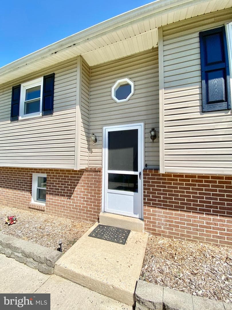 227 Elm Avenue photo 6