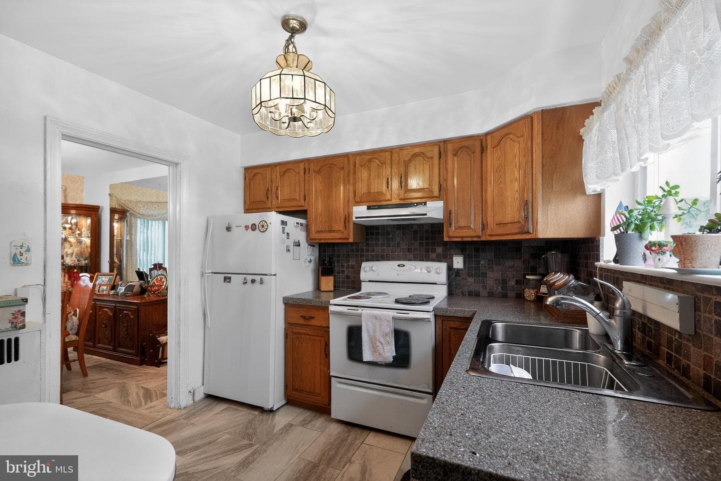 1424 Burmont Road photo 9