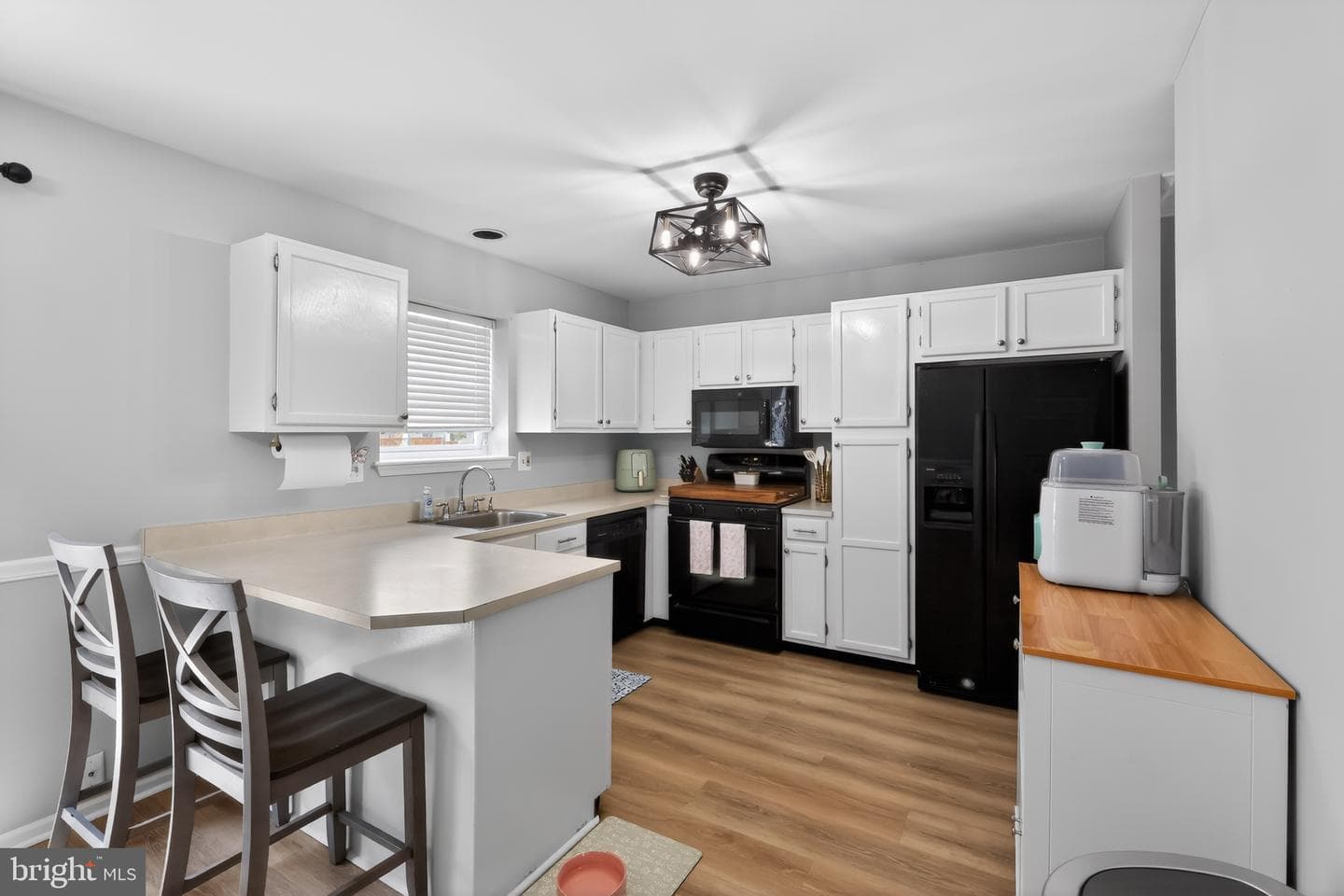 56 Victoria Drive photo 12
