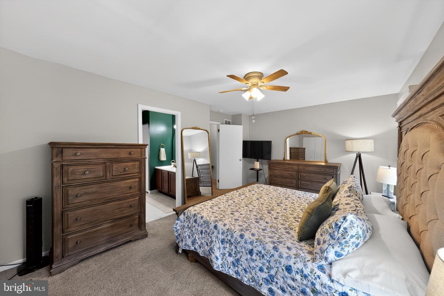56 Victoria Drive photo 15