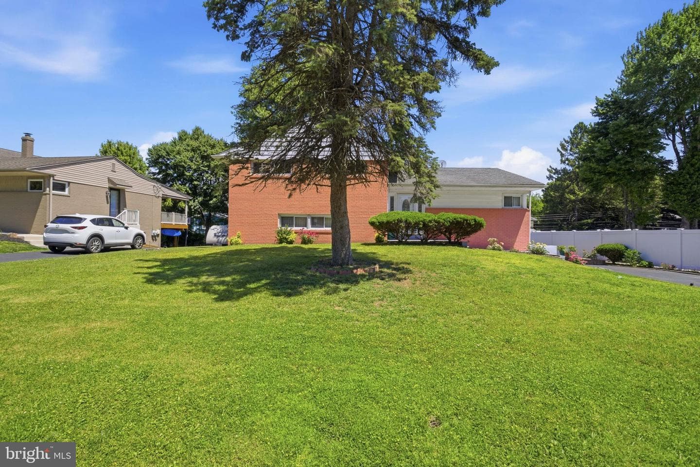 417 Foster Drive photo 2