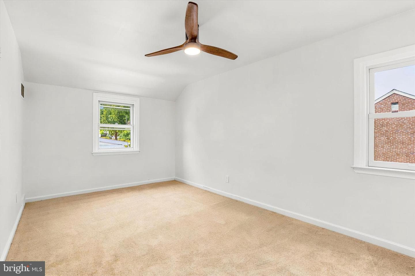 1801 Hawthorne Avenue photo 27