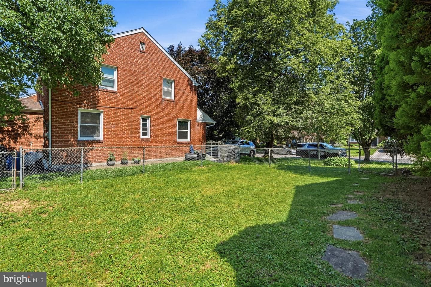 1801 Hawthorne Avenue photo 31